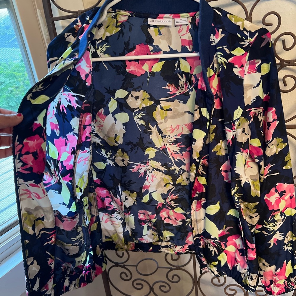 Jacket - Picture 2 of 5